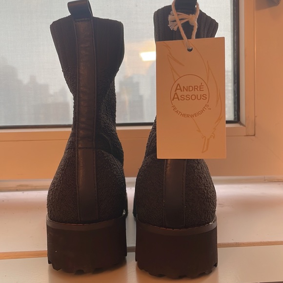 Andre Assous Pisces Featherweight Boots size 7 in brown fleece - Picture 3 of 5